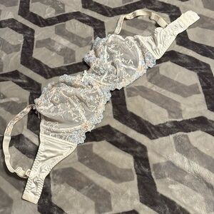 Corin lace bra size 38H